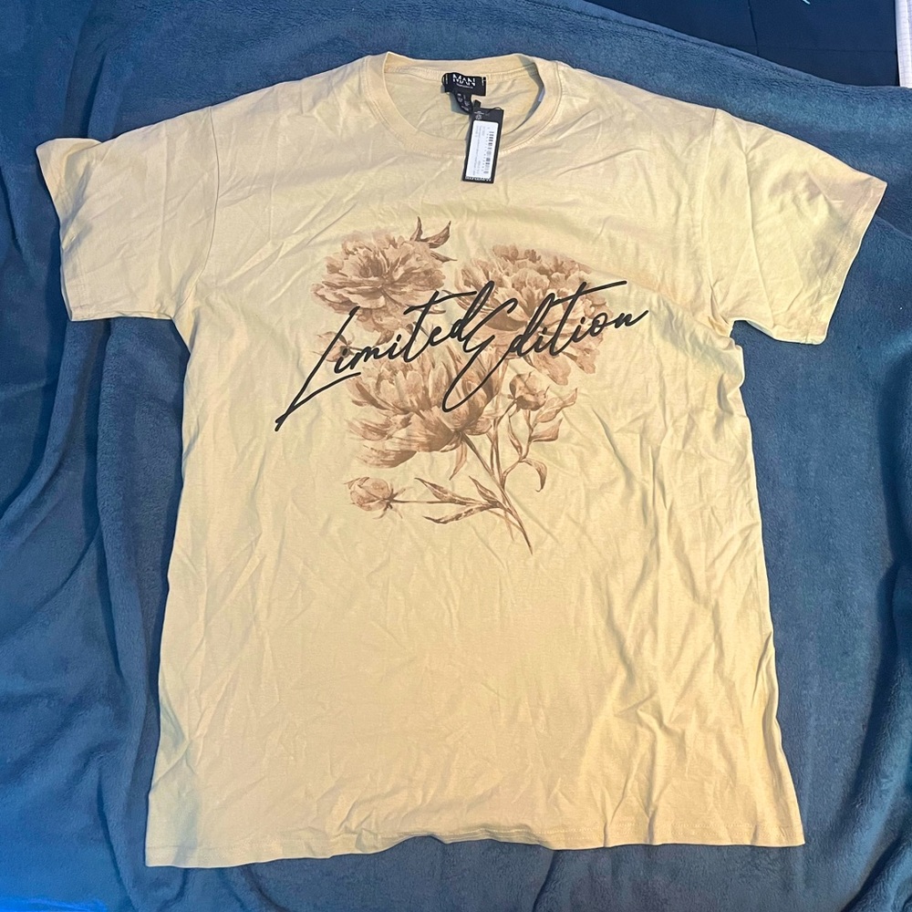Mens L Limited Edition Rose Graphic Print T-Shirt